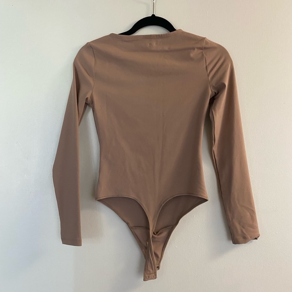 Key Hole Bodysuit - Picture 2 of 2